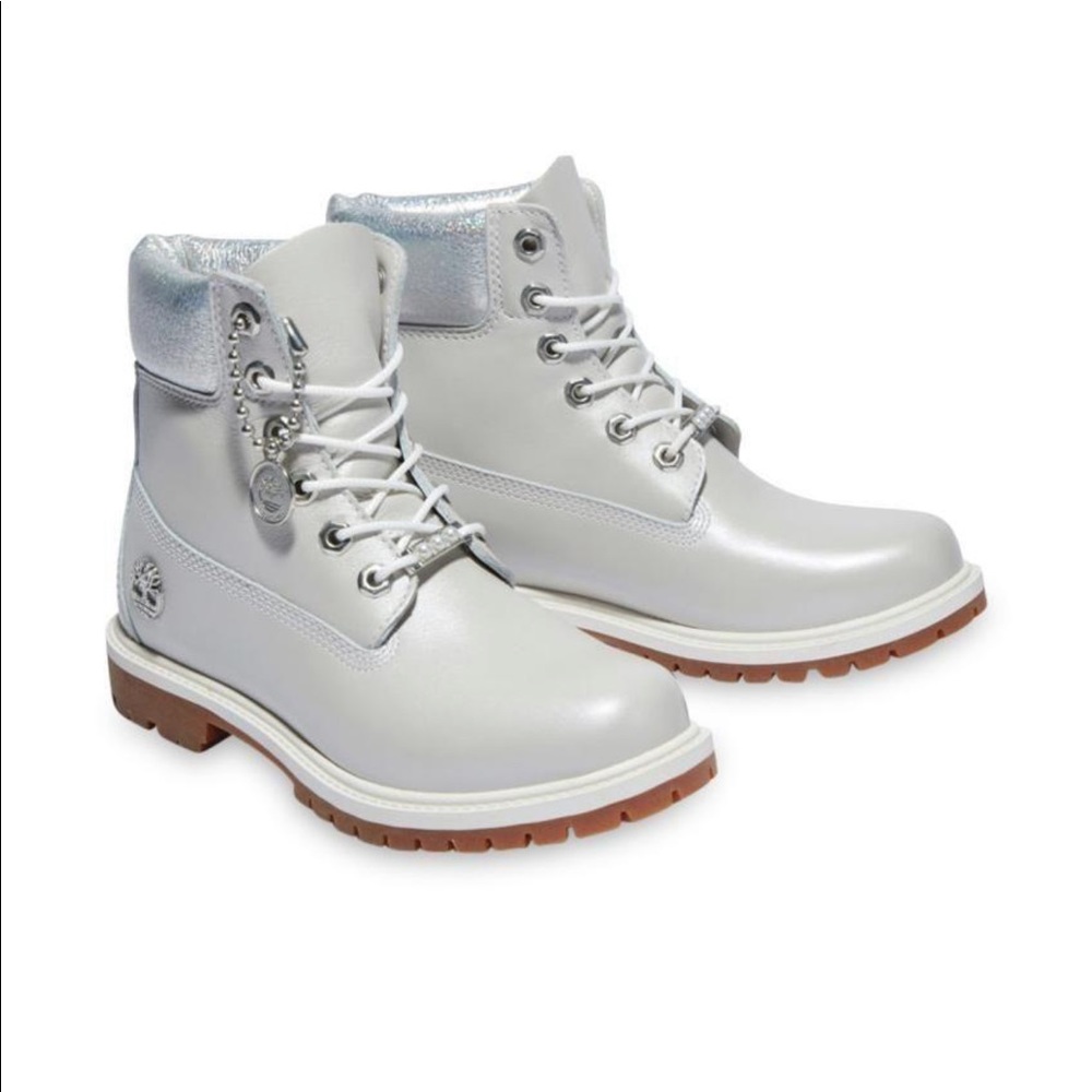 Timberland WOMEN'S HERITAGE 6-INCH WATERPROOF BOOT - Picture 2 of 6
